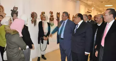 رئيس جامعة حلوان يتفقد مهرجان كليات الفنون بالزمالك