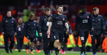 فازوا في الملعب.. وسُرقوا بغرفة الملابس