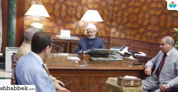 بعد صدور قرار تعيينهم.. شيخ الأزهر يستقبل رئيس الجامعة والنواب الجدد