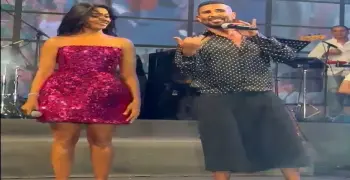 لبس أحمد سعد يثير الجدل من جديد.. الجمهور «جيب شورت المدرسة دا ولا إيه؟»