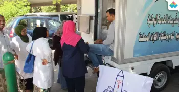 بالتعاون مع القوات المسلحة.. منفذ للسلع التموينية بجامعة عين شمس (صور)