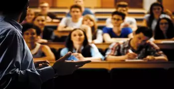 لطلاب الجامعة..5 نصائح لهزيمة التوتر خلال تقديم العروض