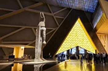 تفاصيل العرض الضوئي الجديد بالمتحف المصري الكبير