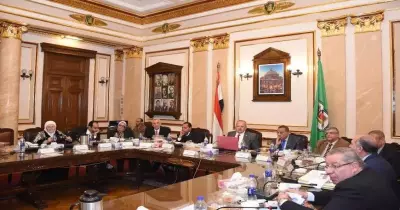 مجلس جامعة القاهرة يستعرض سير امتحانات الفصل الدراسي الأول وتأمينها بالكليات
