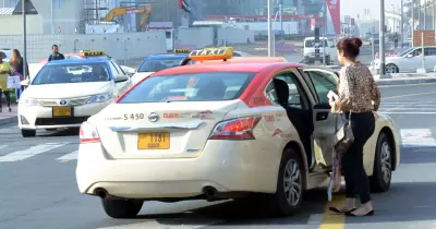 ترجمة فورية وإنترنت.. مميزات في تاكسي دبي لخدمة الراكب تطبق لأول مرة عالميا