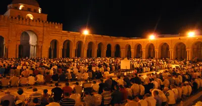 متى صلاة التراويح في رمضان 2026 اعتبارا من اليوم الأربعاء؟