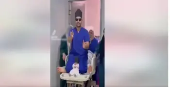 استدعاء طبيب النساء والتوليد الذي رقص على سرير مريضته