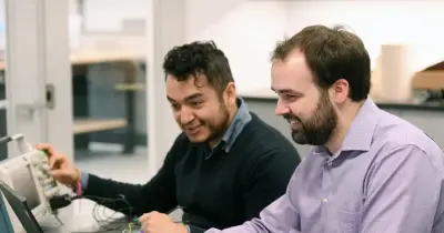 بالدولار.. مكافأة برنامج الزمالة بعد الدكتوراه 2026 للباحثين