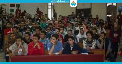 «واجه خوفك بالأحلام».. «AUA» ينظم ندوة تحفيزية بهندسة شبرا (صور)