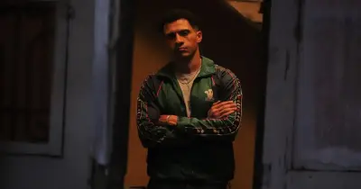 مواعيد مسلسل بطل العالم على cbc والإعادة