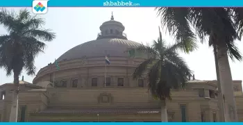 بسبب «السرنجات».. جامعة القاهرة تطالب بمحاسبة منى مينا
