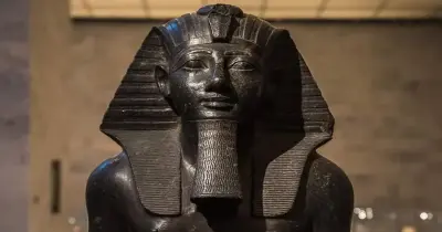 هولندا تعيد لمصر تمثالا نادرا بعد سرقته وتهريبه في أحداث 2011