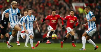 رسالة «المباراة الأخيرة» من هدرسفيلد للاعبين قبل مواجهة مانشستر يونايتد