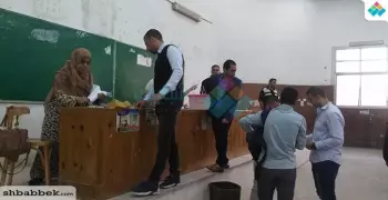 طلاب كلية آداب بنها يدلون بأصواتهم في انتخابات الاتحاد