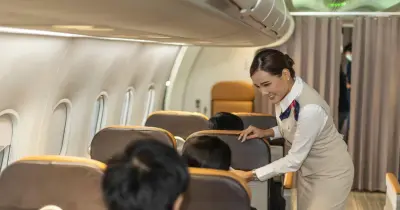 بعد نشرها فيديو مسئ للصعيد.. تفاصيل إيقاف مضيفة طيران مصرية عن العمل وتحويلها للتحقيق