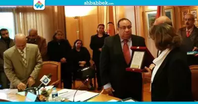 صور| جامعة حلوان تكرم أسرة مارينا فهيم ضحية «تفجير البطرسية»