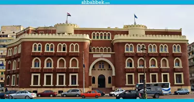 غضب بعلوم الإسكندرية بعد فصل طالبة «أكلت بالمحاضرة».. وطلاب: ليه كلت لحم خنزير؟