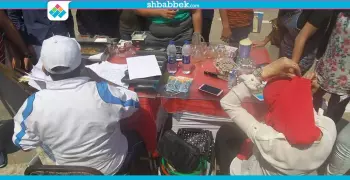 «مجّات وطفايات سجاير».. جوائز جامعة القاهرة للفائزين في الأنشطة (صور)