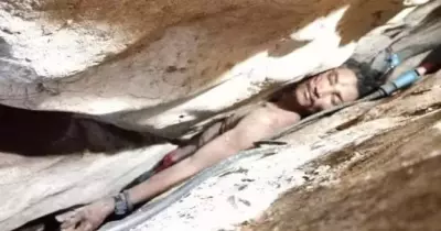 إنقاذ رجل حُشر بين صخرتين لأربعة أيام.. تمنى لو حمل سكينا ينتحر به