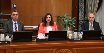 الحكومة تعلن إتاحة اتفاقيات بترولية بملايين الدولارات بالبحر المتوسط والصحراء