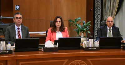 الحكومة تعلن إتاحة اتفاقيات بترولية بملايين الدولارات بالبحر المتوسط والصحراء