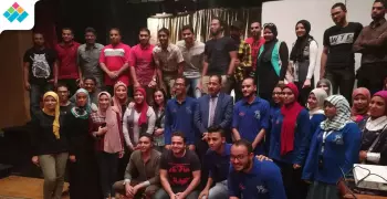 بالصور .. نائب رئيس عين شمس لشئون الطلاب يشارك في برلمان الشباب