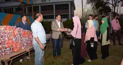 نائب رئيس جامعة أسيوط يشارك طلاب الجامعة حفل إفطار جماعي