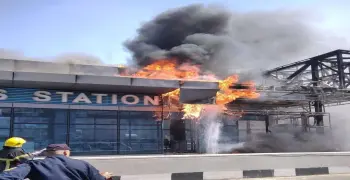 حريق الأتوبيس الترددي بمحطة الخصوص على الدائري.. بالفيديو والصور