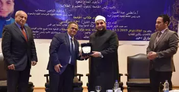 جامعة عين شمس تنظم لقاء بين الطلاب ورئيس مركز الدعوة بوزارة الأوقاف (صور)