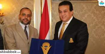 بالصور.. وزير التعليم العالي يكرم فريق جامعة المنصورة مكتشف الديناصور
