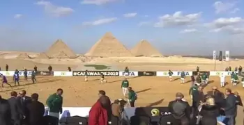 مباراة أساطير العالم في سفح الهرم
