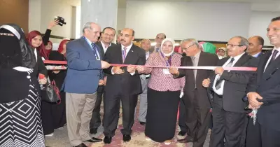 صور| رئيس جامعه الفيوم يفتتح المعرض الفني بكلية التربية النوعية