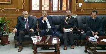 رئيس جامعة الأزهر يبحث إنشاء قسم اللغة الإندونيسية بكلية اللغات والترجمة