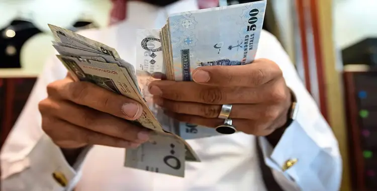  موعد نزول الرواتب هذا الشهر في السعودية.. متبقي 8 أيام 