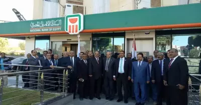 بتكلفة 4 مليون.. رئيس جامعة أسوان يتفقد فرع البنك الأهلي بالجامعة