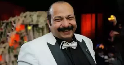 بالصور من هي زوجة الفنان الكوميدي محمد ثروت
