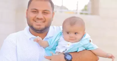 معلومات عن حمزة وائل الدحدوح صحفي الجزيرة الذي استشهد في غزة