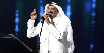 لا يستطيع السير بمفرده.. تفاصيل الحالة الصحية للفنان عبد الله الرويشد
