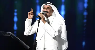 لا يستطيع السير بمفرده.. تفاصيل الحالة الصحية للفنان عبد الله الرويشد