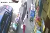 رجعت كيس الشيبسي وأعطته النقود.. عطف فتاة صغيرة على عابر سبيل يشعل التواصل الاجتماعي «فيديو»