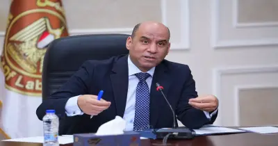 نشرة التوظيف.. وزارة العمل توفر 3032 فرصة عمل في 56 شركة بـ 9 محافظات