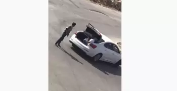 مسلحون يخطفون مواطنا في «شنطة» السيارة بالسعودية (فيديو)