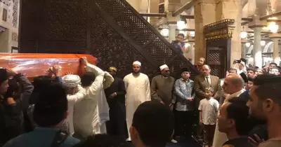 صور| الآلاف يودعون «شهيدة العلم» الإندونيسية من الجامع الأزهر