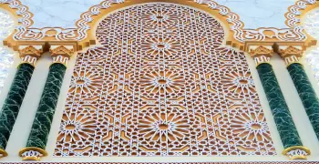 تتنوع الزخرفة من الشكل الدائري إلى المثلث أو المربع أو المعين من خلال التكرار صواب أم خطأ؟