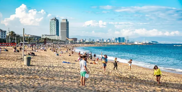  العثور على عبوة ناسفة منذ الحرب الأهلية في أحد شواطئ برشلونة 