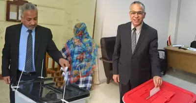 نواب رئيس جامعة الأزهر يدلون بأصواتهم في التعديلات الدستورية