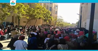 للمطالبة باستقلال مهنتهم.. وقفة احتجاجية لطلاب علاج طبيعي بجامعة مصر للعلوم