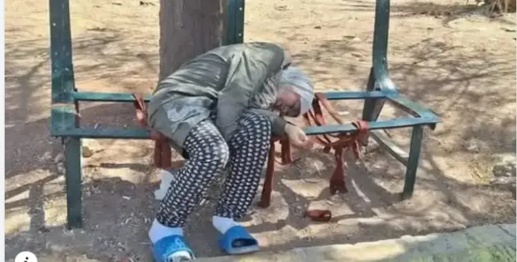  ماتت جوعاً على دكة حديقة.. لقطة سيدة متوفاة توجع قلوب السوريين 