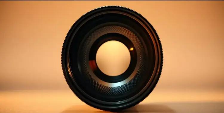  العدسة المقعرة تكون صورة حقيقية للشمس على قطعة من الورق صواب خطأ 