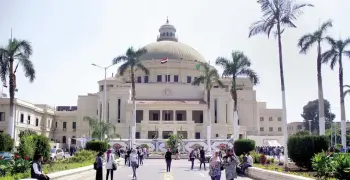 رئيس جامعة القاهرة يرد على أزمة حرمان طلبة تجارة إنجليزي الامتحان بسبب المصاريف